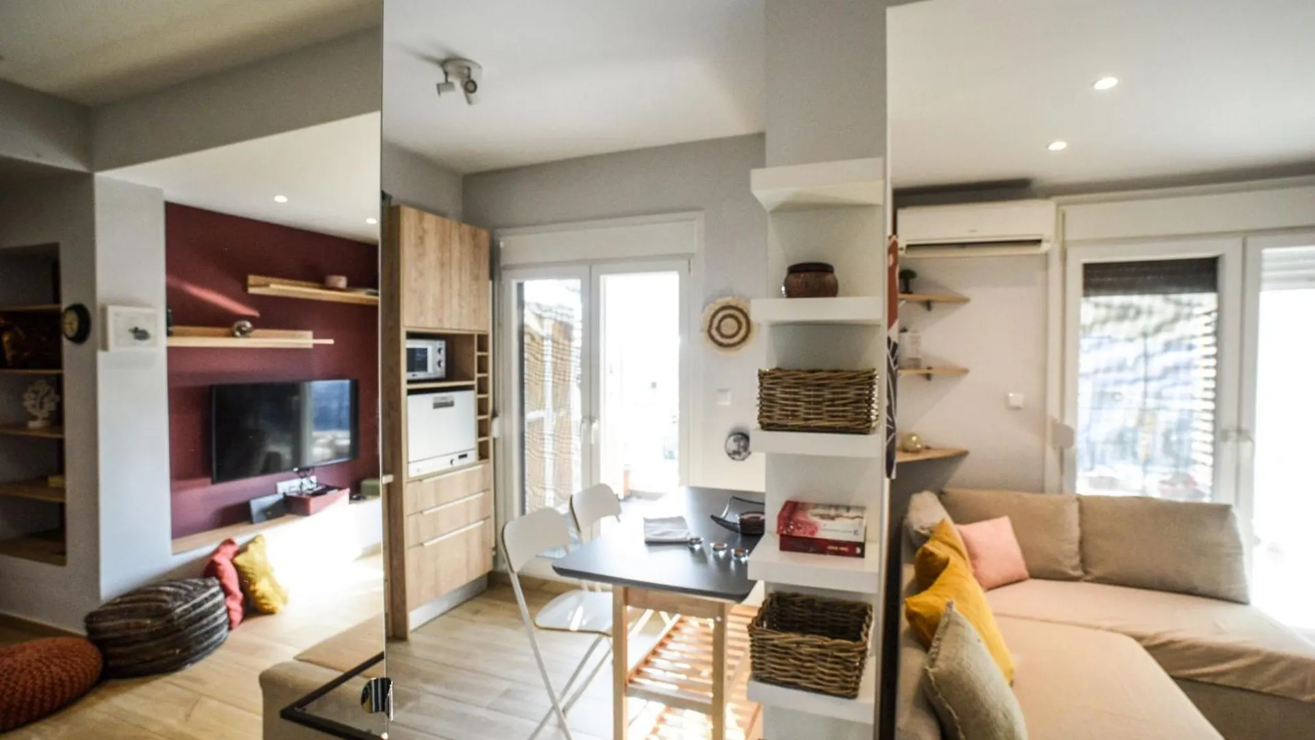 Bright & Central Apartment Салоники 0*,  Греция